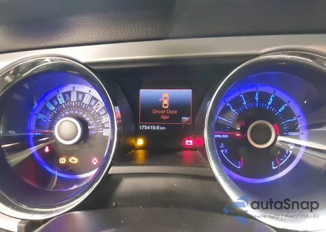 2013 Ford Mustang V6 Premium from USA, damaged, VIN 1ZVBP8AM4D5257964